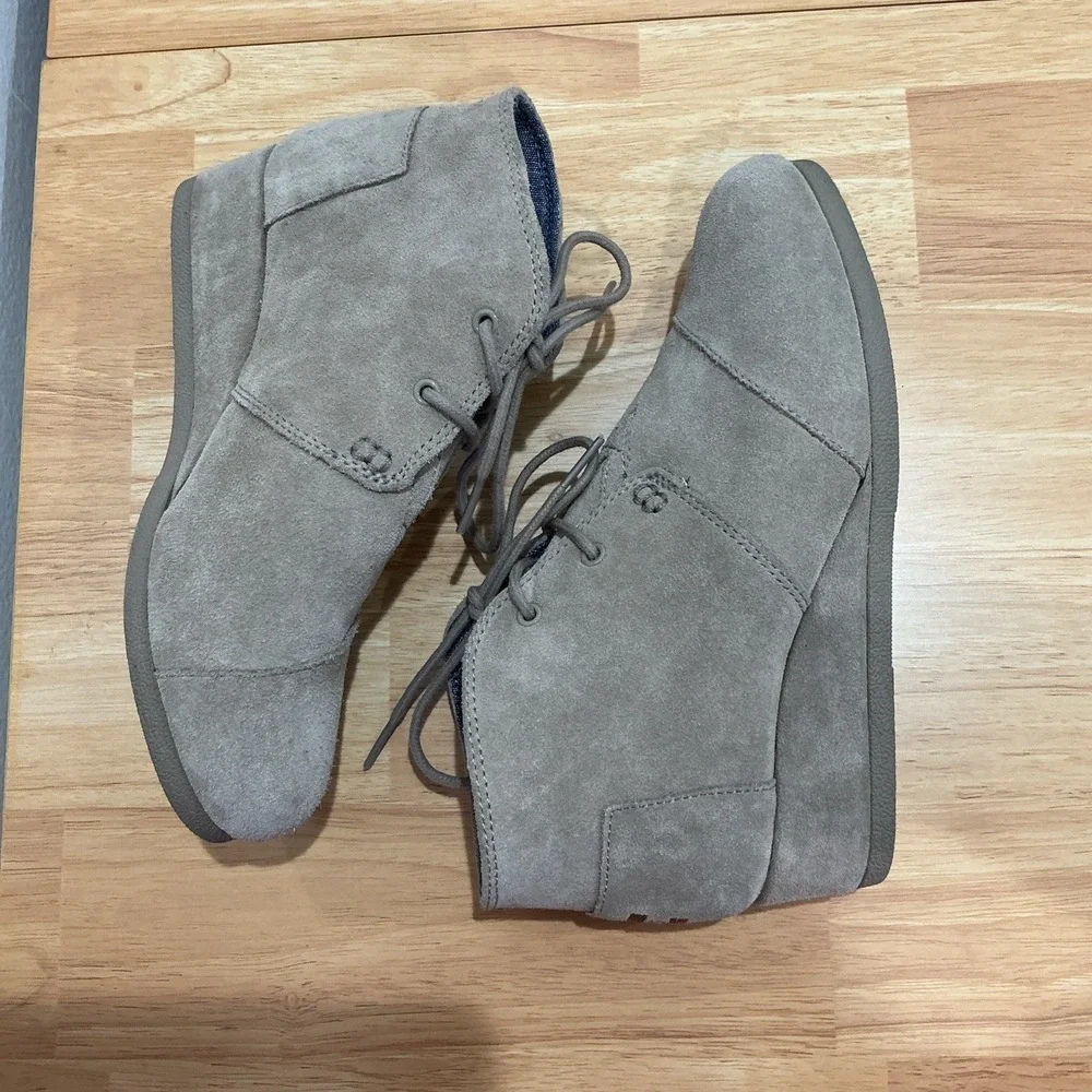 TOMS Boots Youth 3 Girls Desert Wedge Ankle Booties Casual Beige Suede‎ Lace Up